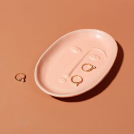 113507 Sass & Belle Smyckesfat Rosa Abstrakt Ansikte1