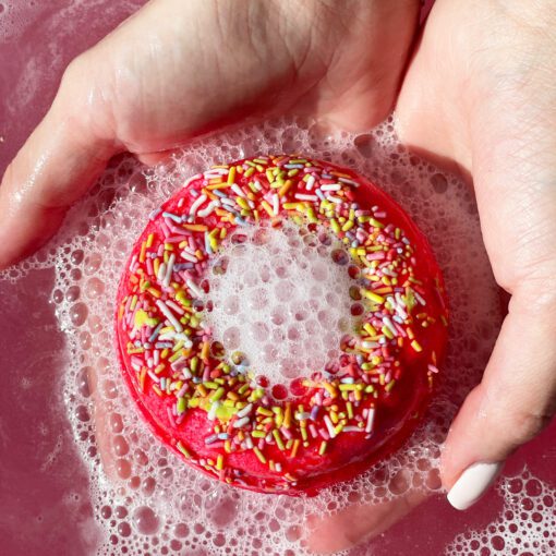 Badbomb Donut med Strössel - Jordgubbe & Banan