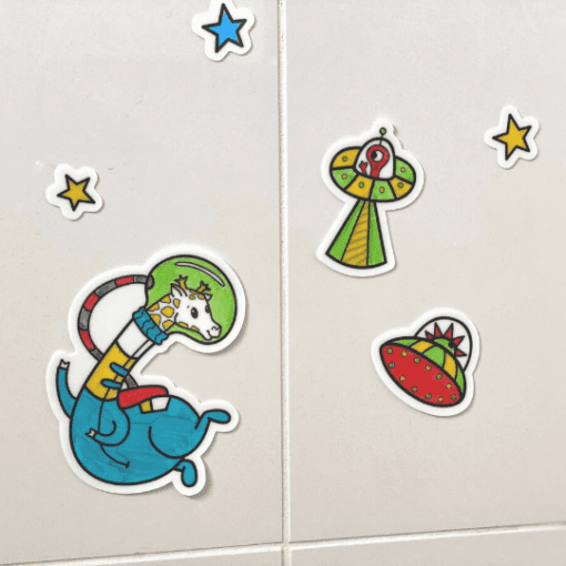 Aktivitets Kit Flyttbara Väggdekaler + 5 Tuschpennor - Space Animals